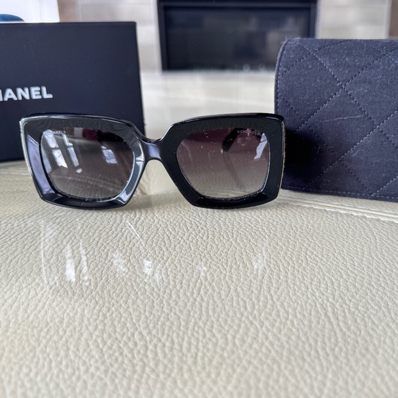 Channel Classic Sunglasses - Picture 1 of 3